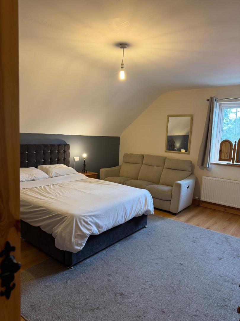 Foto 7: #3 - Spacious Ensuite Double Room with Sofa in Leitrim