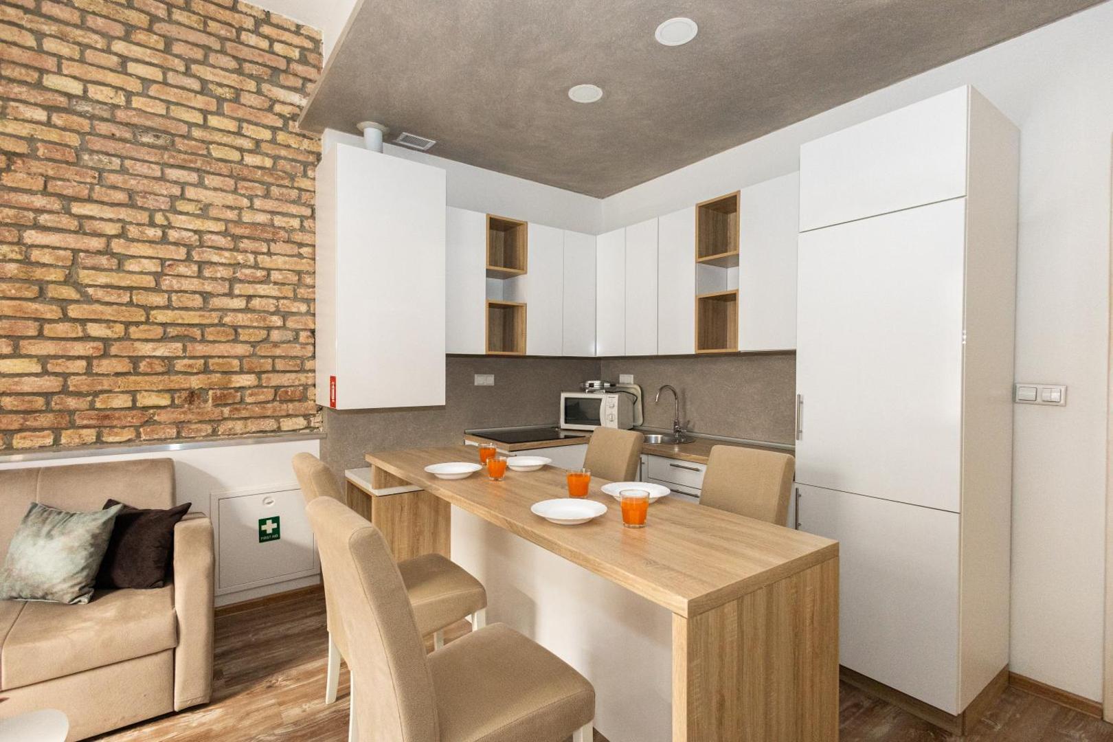 Spacious & Minimalistic Apartment in Downtown photo 7