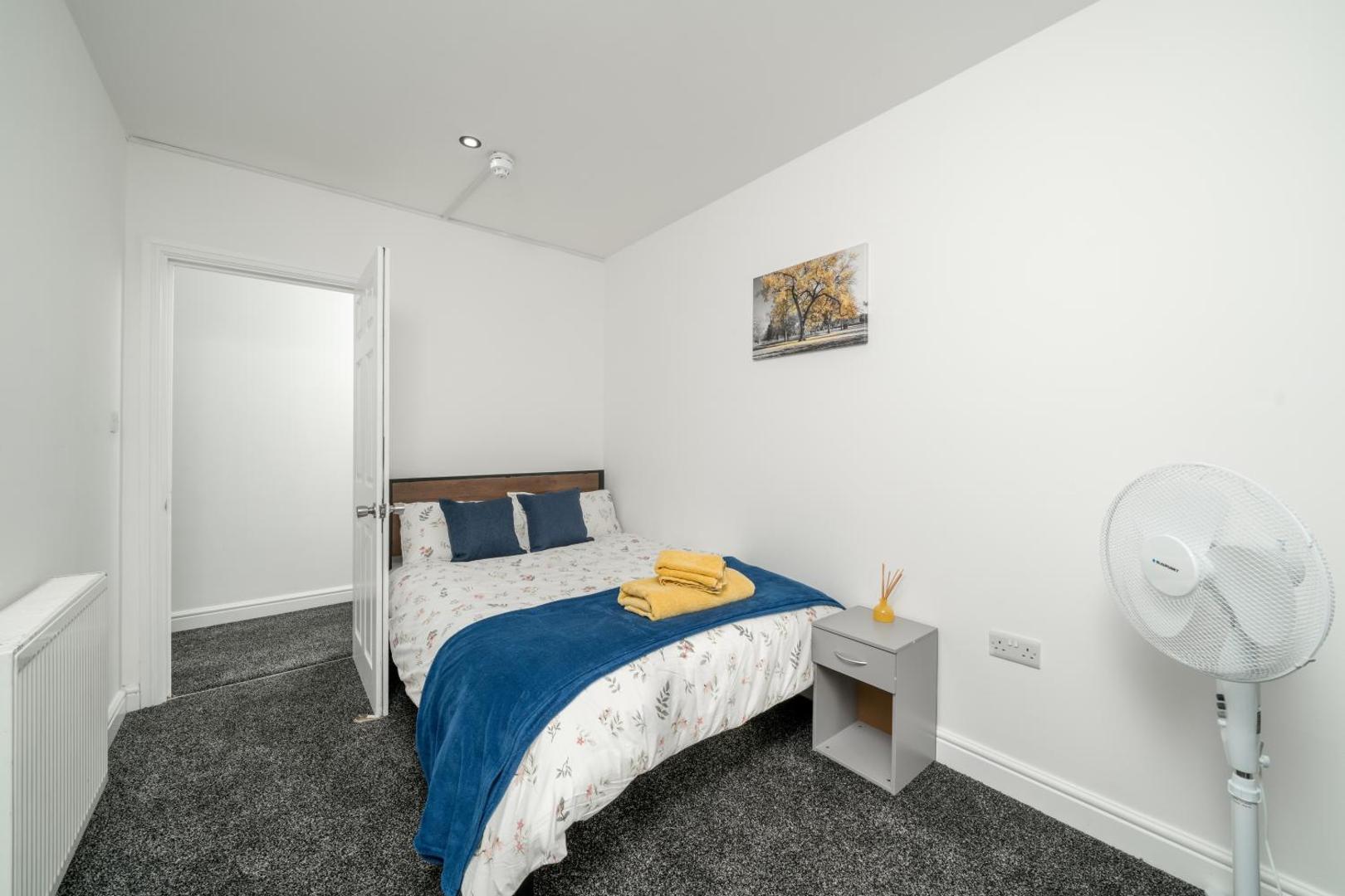 Foto 8: 3Bed by Canning Town Stn Balcony Central Location