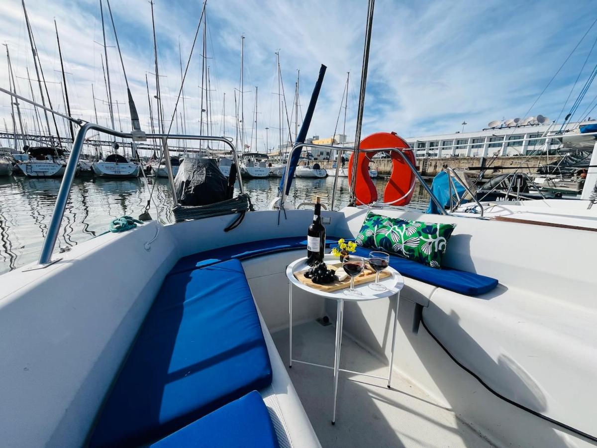 Foto 3: Bacus - Your Floating Hideaway in Lisbon