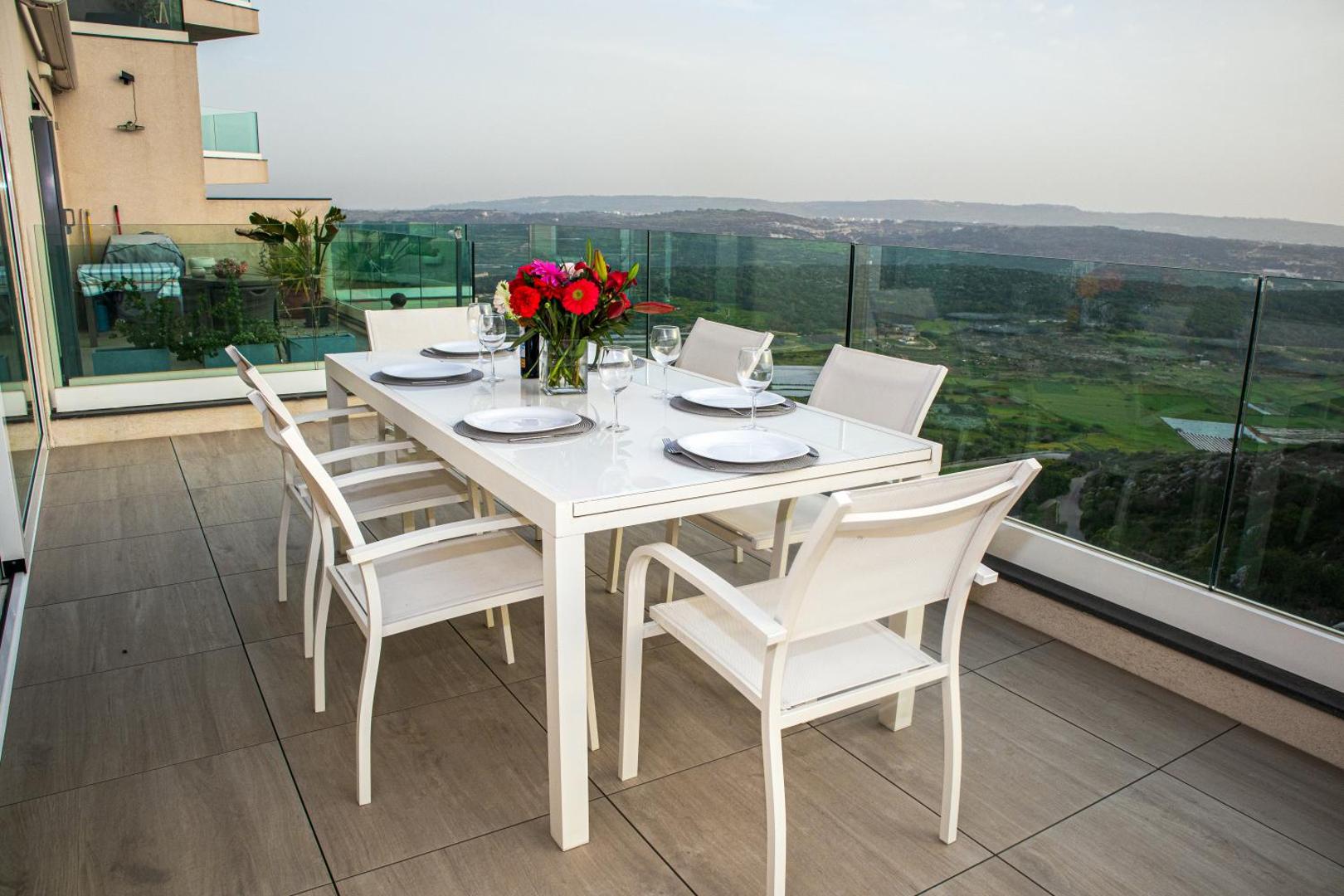 Fotografie 3: A52 - Apartment with Sea and Country Views