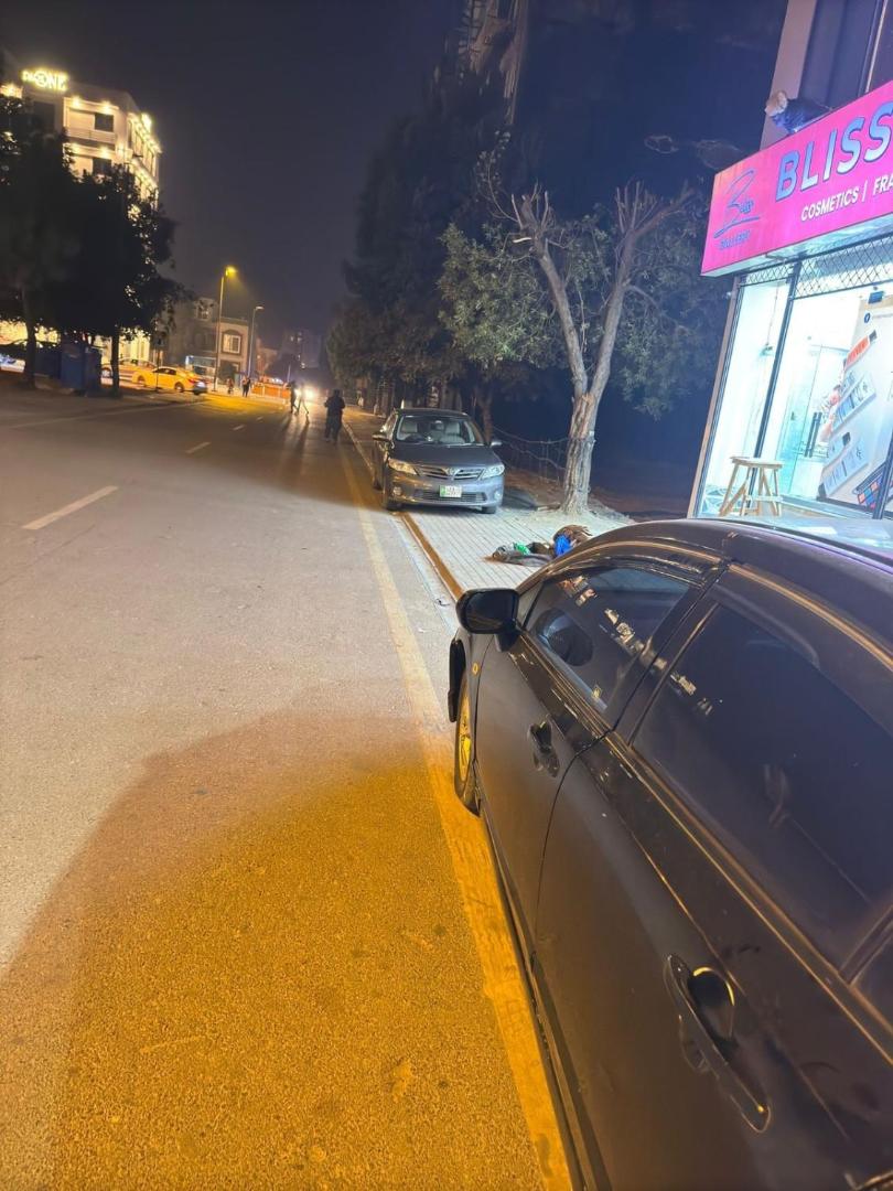 Billede 8: 1BDR with Breathtaking Lahore Skyline Views