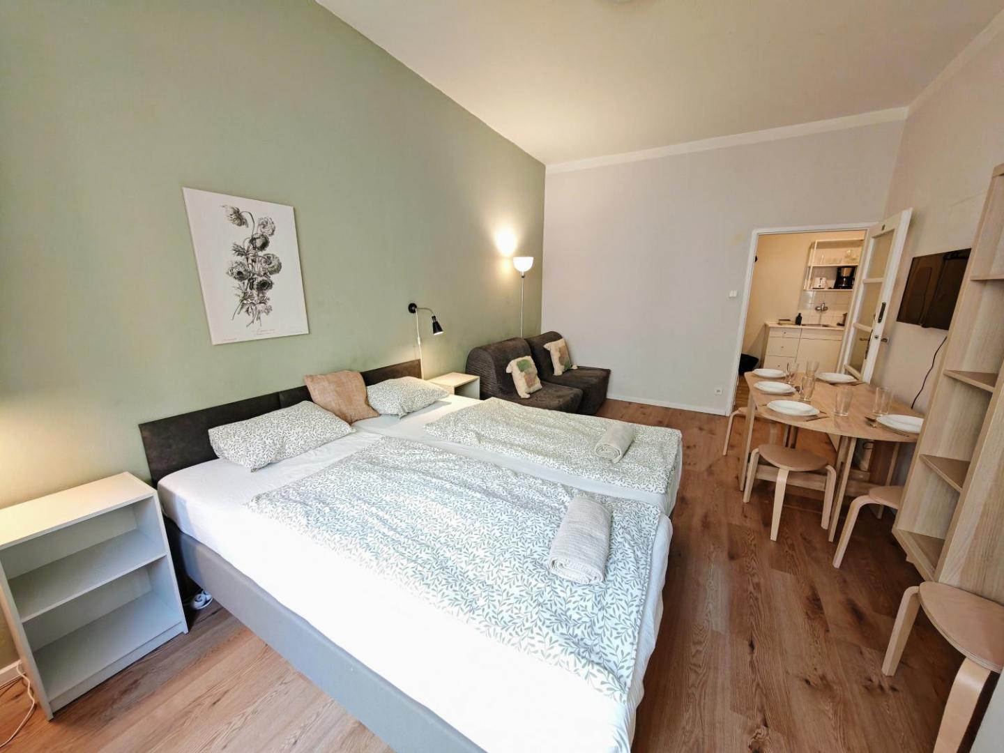 Foto 2: Flat in Zizkov -101-
