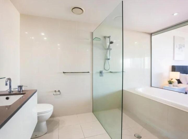 Fotografie 10: Circle on Cavill 2-Bed Sea View