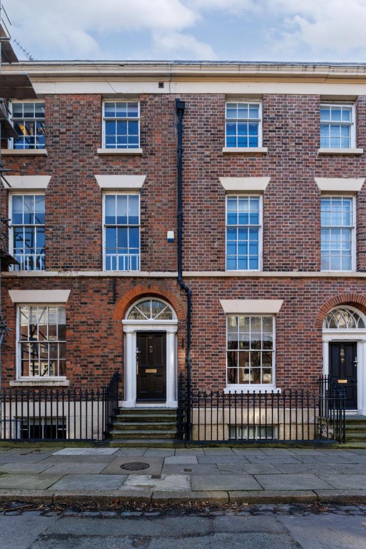 Foto 3: Flatzy - City Centre Mansion 2, Sleeps 22, 4 Baths