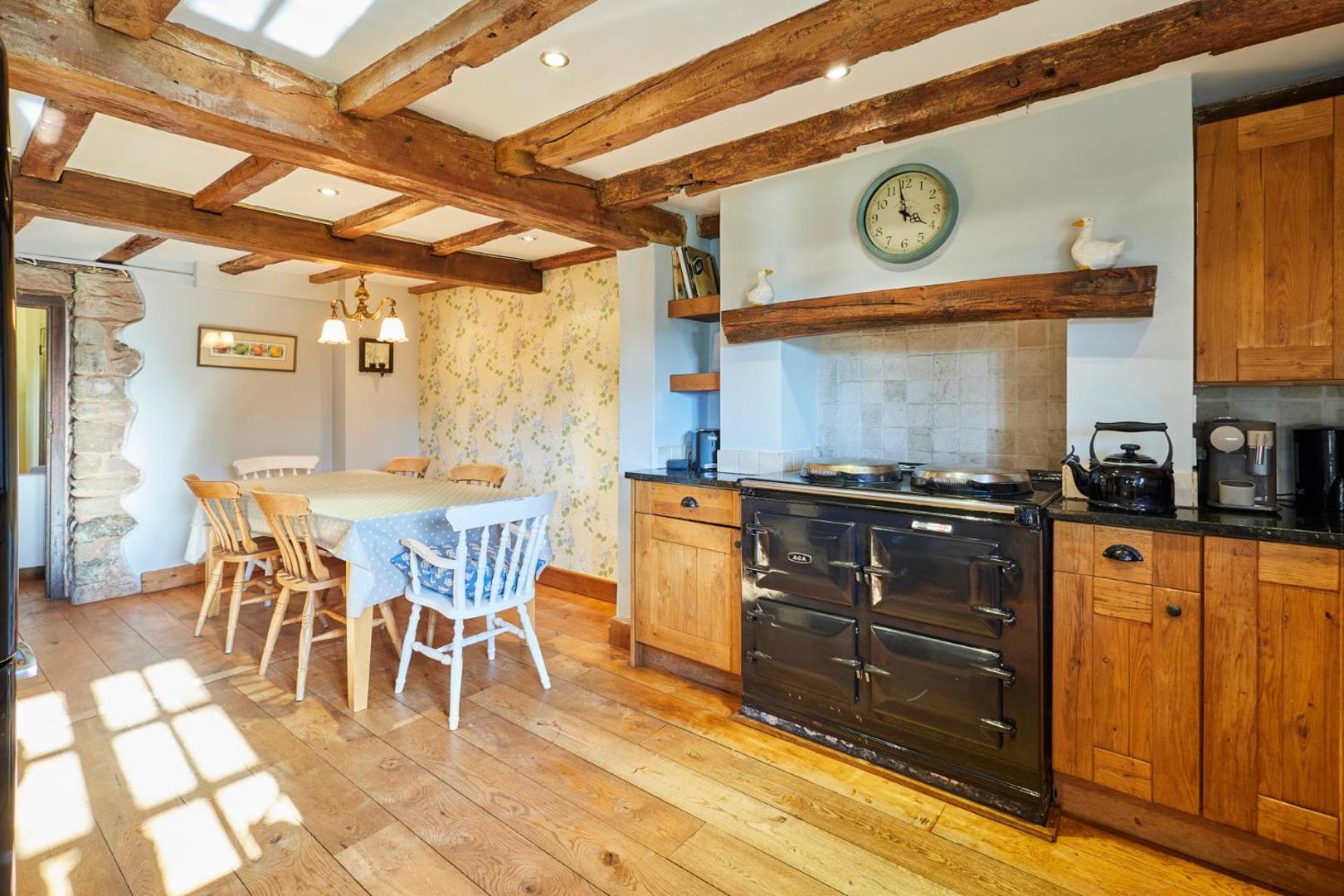Foto 2: Host & Stay - Tregaer Mill Barn