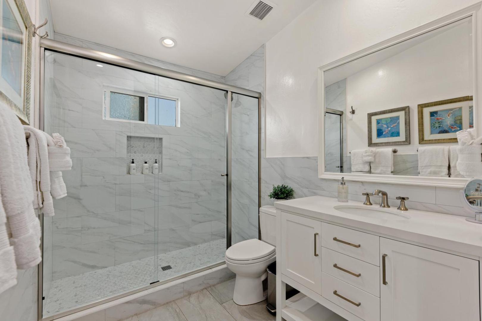 Foto 9: CB-3900A - Coastal Carlsbad Surfer's Dream