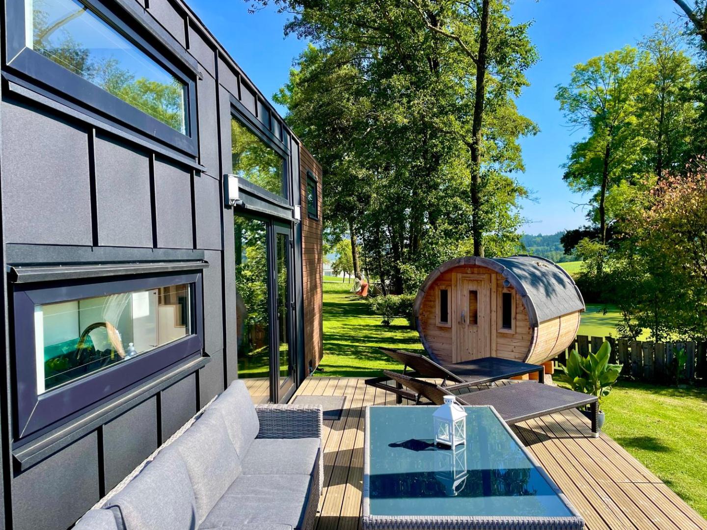 Foto 6: Tiny House mit Saunafass