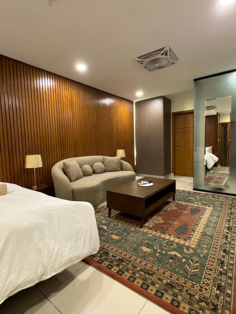 Φωτογραφία 6: Designer Studio with heating rooftop Pool restaurant & Self Check In