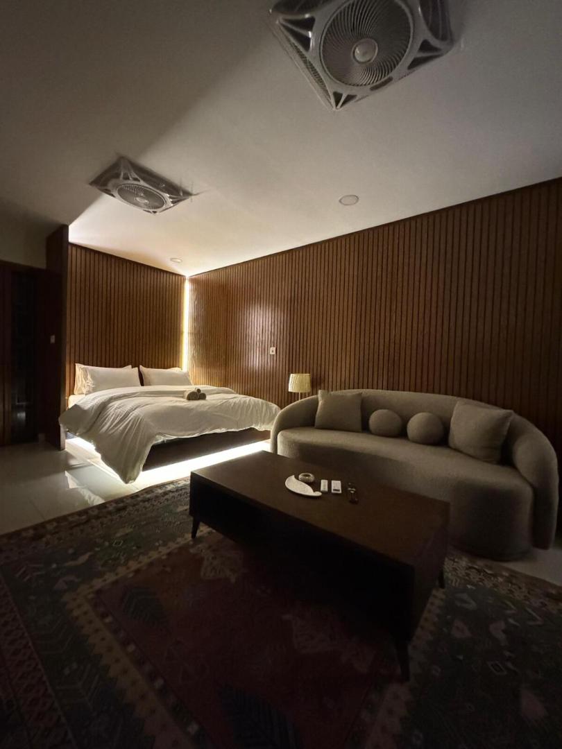 Φωτογραφία 3: Designer Studio with heating rooftop Pool restaurant & Self Check In