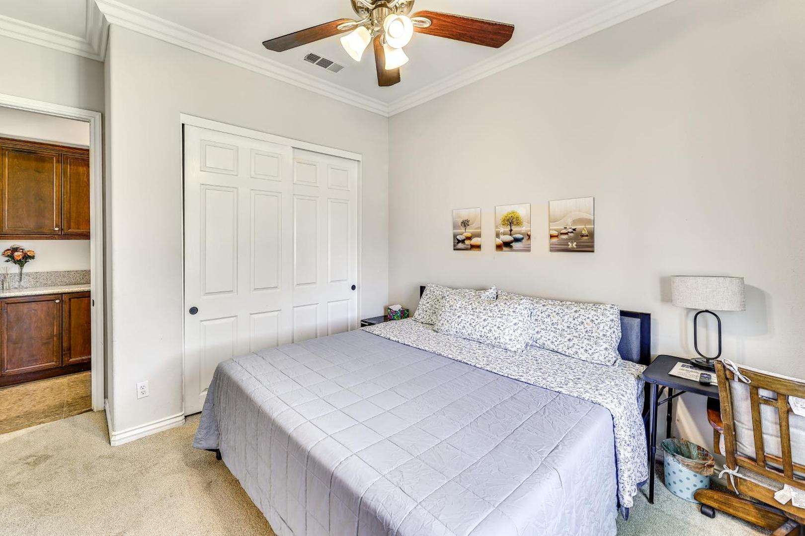 Kuva 9: Upscale Triplex with Pool Access in Riverside!