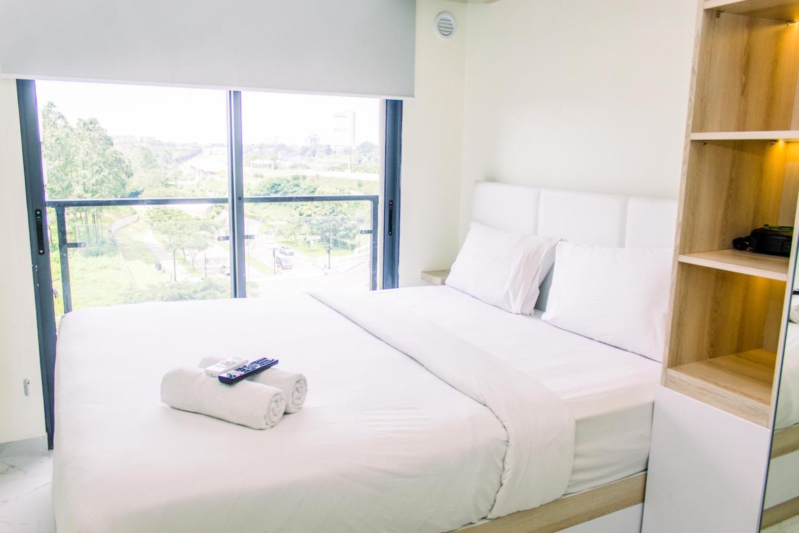 Foto 10: Studio with Cozy Design at Sky House BSD Apartment By Travelio