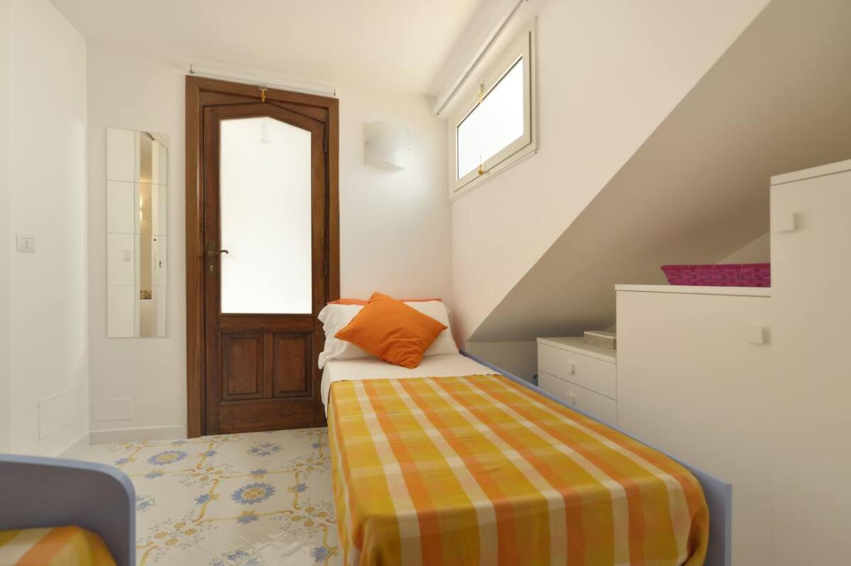 Kuva 4: Ensemble - casa con giardino