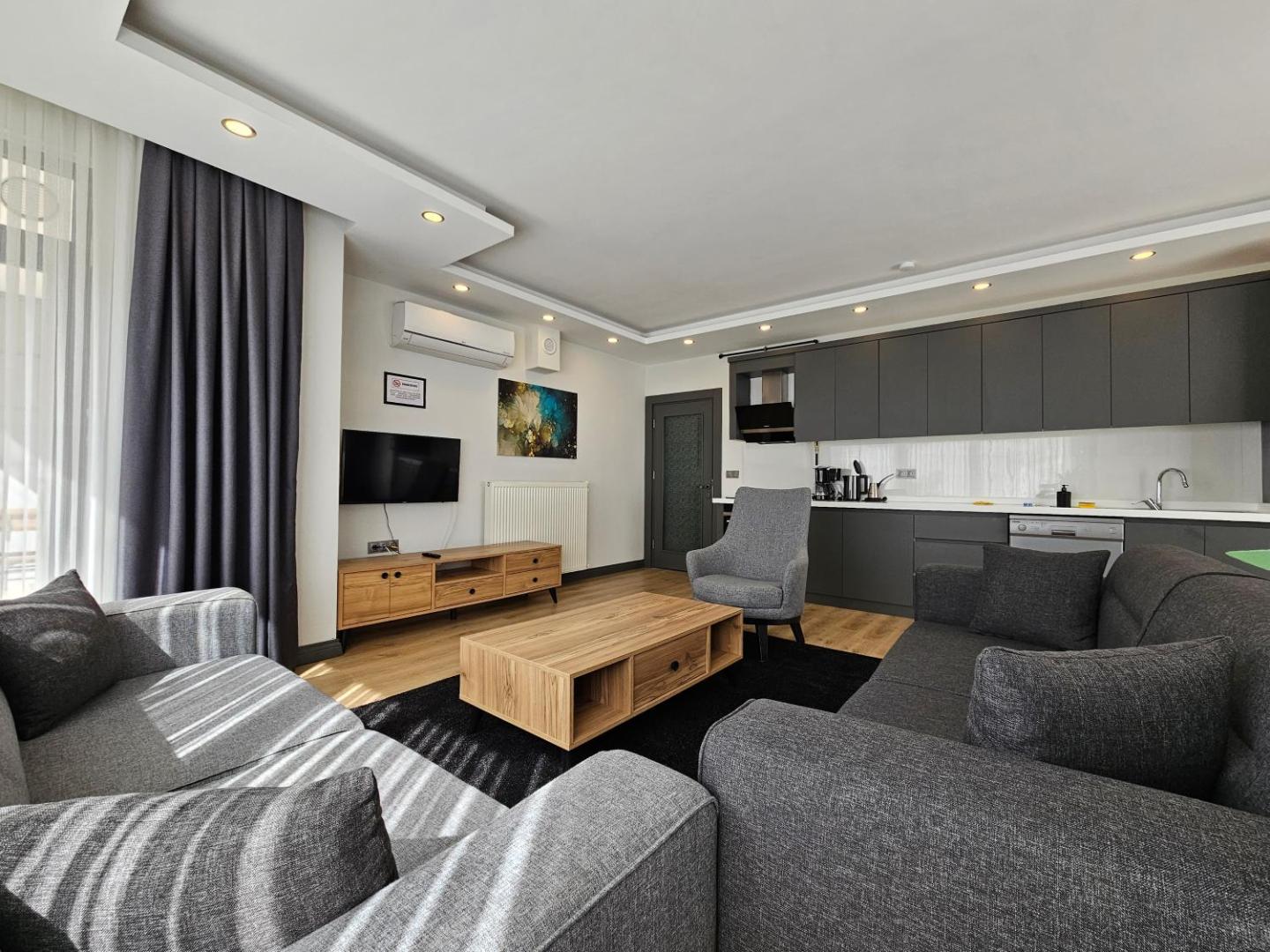 Foto 6: Professionally Maintained, Spacious New Residences Near Lara Beach & Kundu