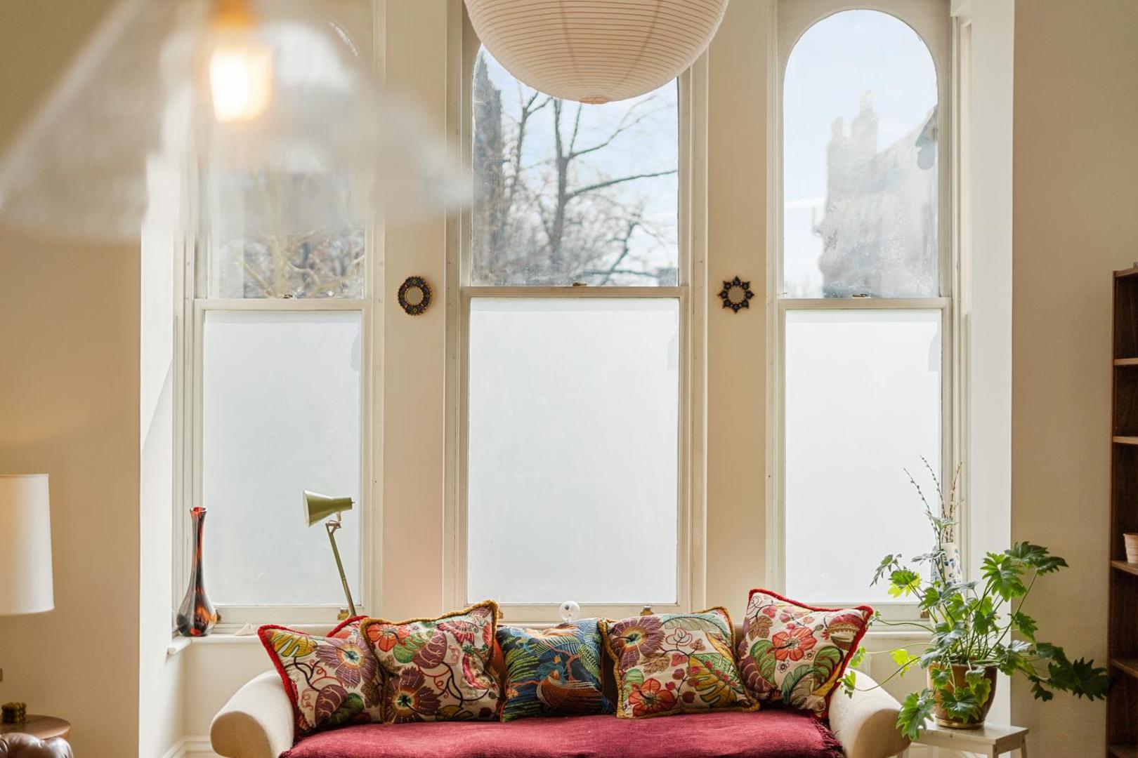 Spacious & Luxurious 2-Bedroom Edwardian Apartment photo 8