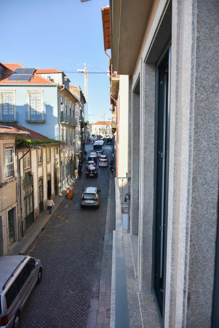 Foto 2: Central with balcony - 9 min-walk to Trindade