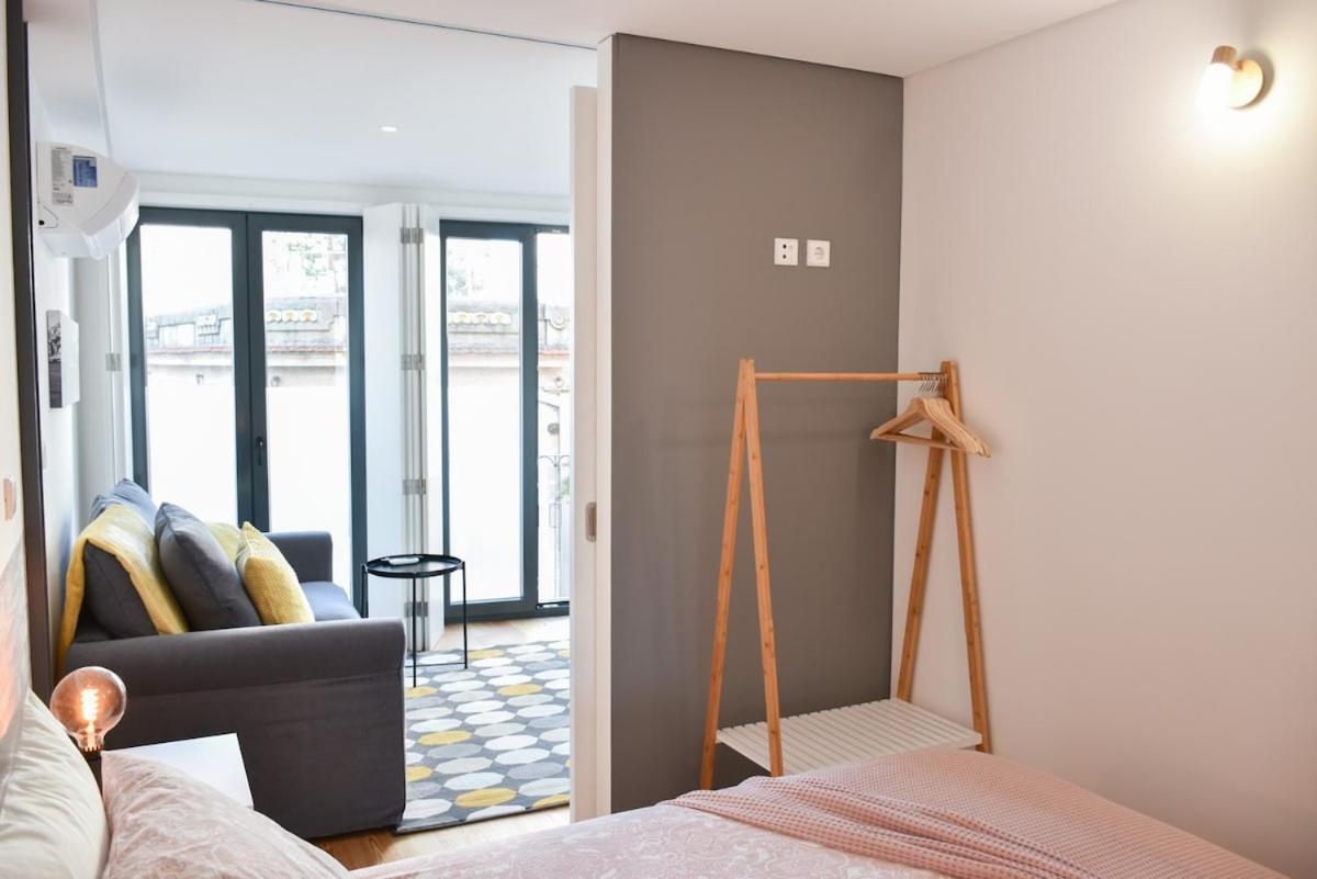 Foto 6: Central with balcony - 9 min-walk to Trindade