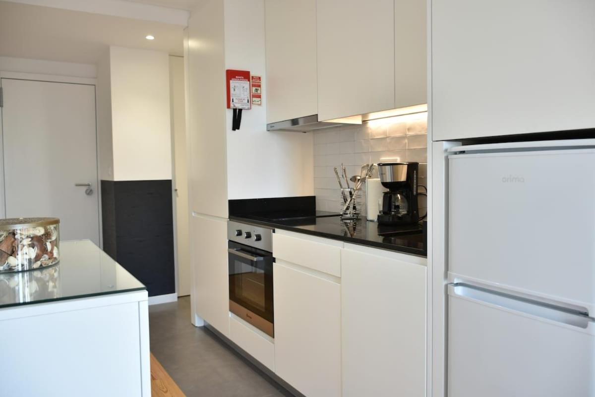 Foto 10: Central with balcony - 9 min-walk to Trindade