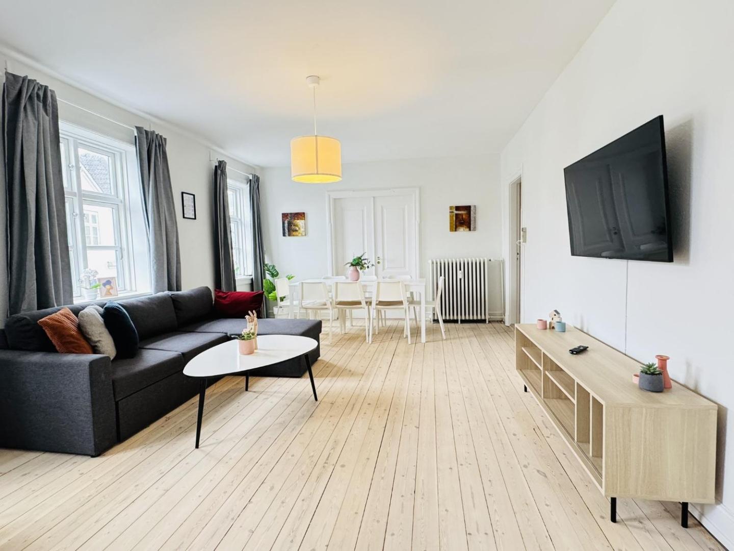 Photo 3 : aday - Pedestrian Beautiful 4 bedroom Apartment