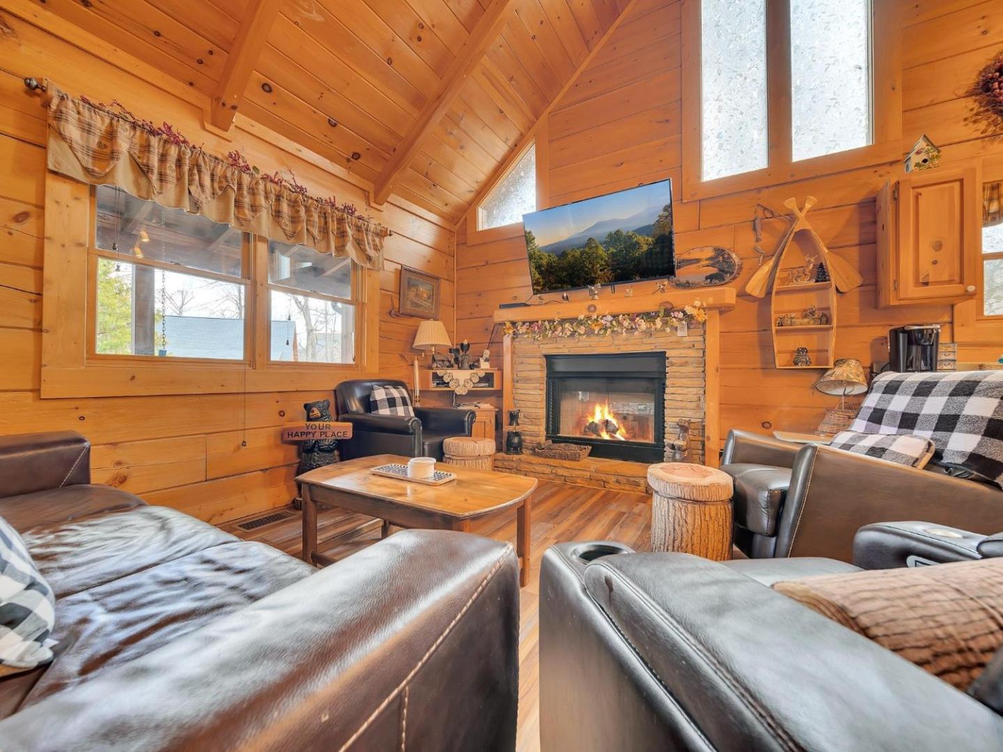 Фотография 9: ER107 - Smoky Mountain Charm - Great Location! Close To Town! cabin