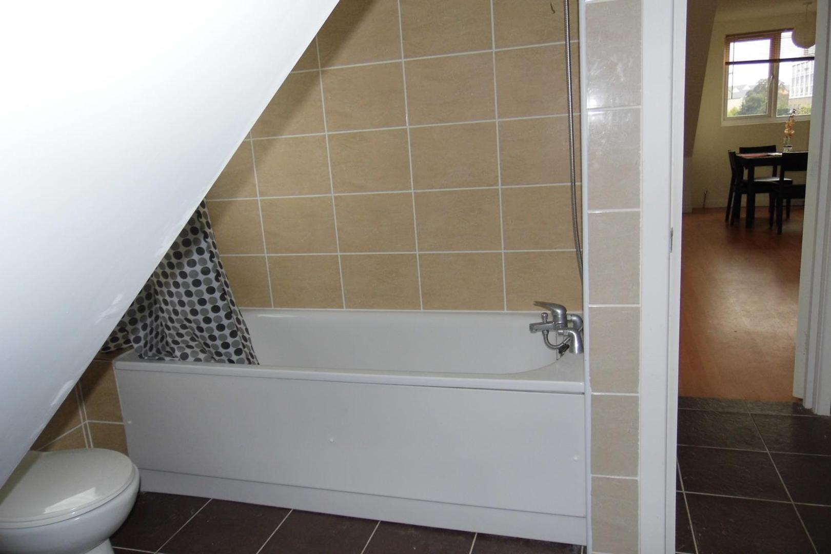 Foto 9: One Bed Flat in Isleworth near Syon Lane Station