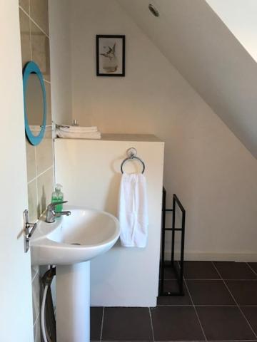 Foto 10: One Bed Flat in Isleworth near Syon Lane Station