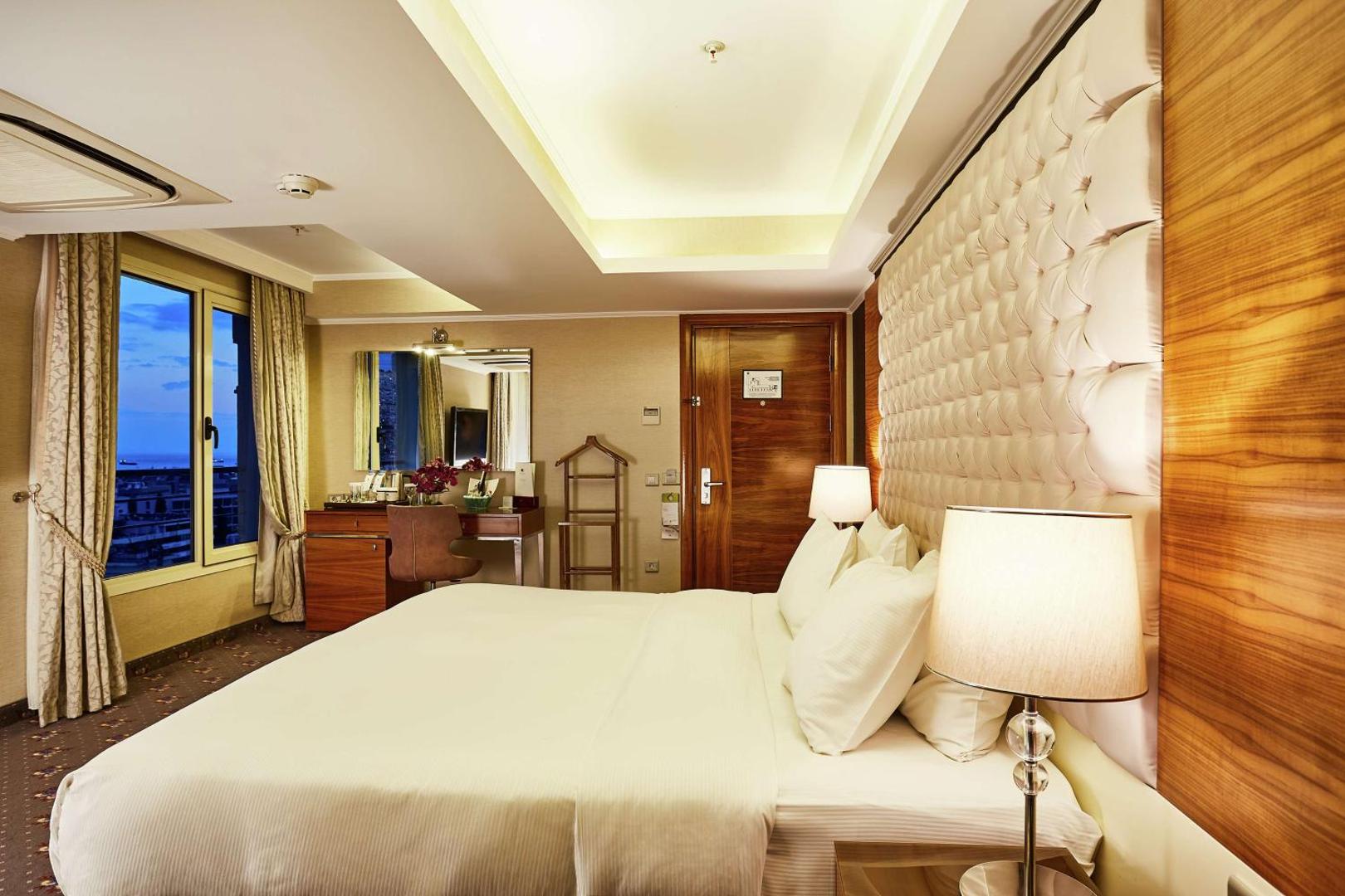 Bild 7: DoubleTree by Hilton Izmir - Alsancak