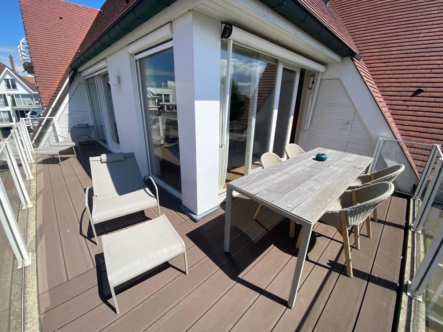 Kuva 5: Duplex in Knokke-Heist near Beach & Casino