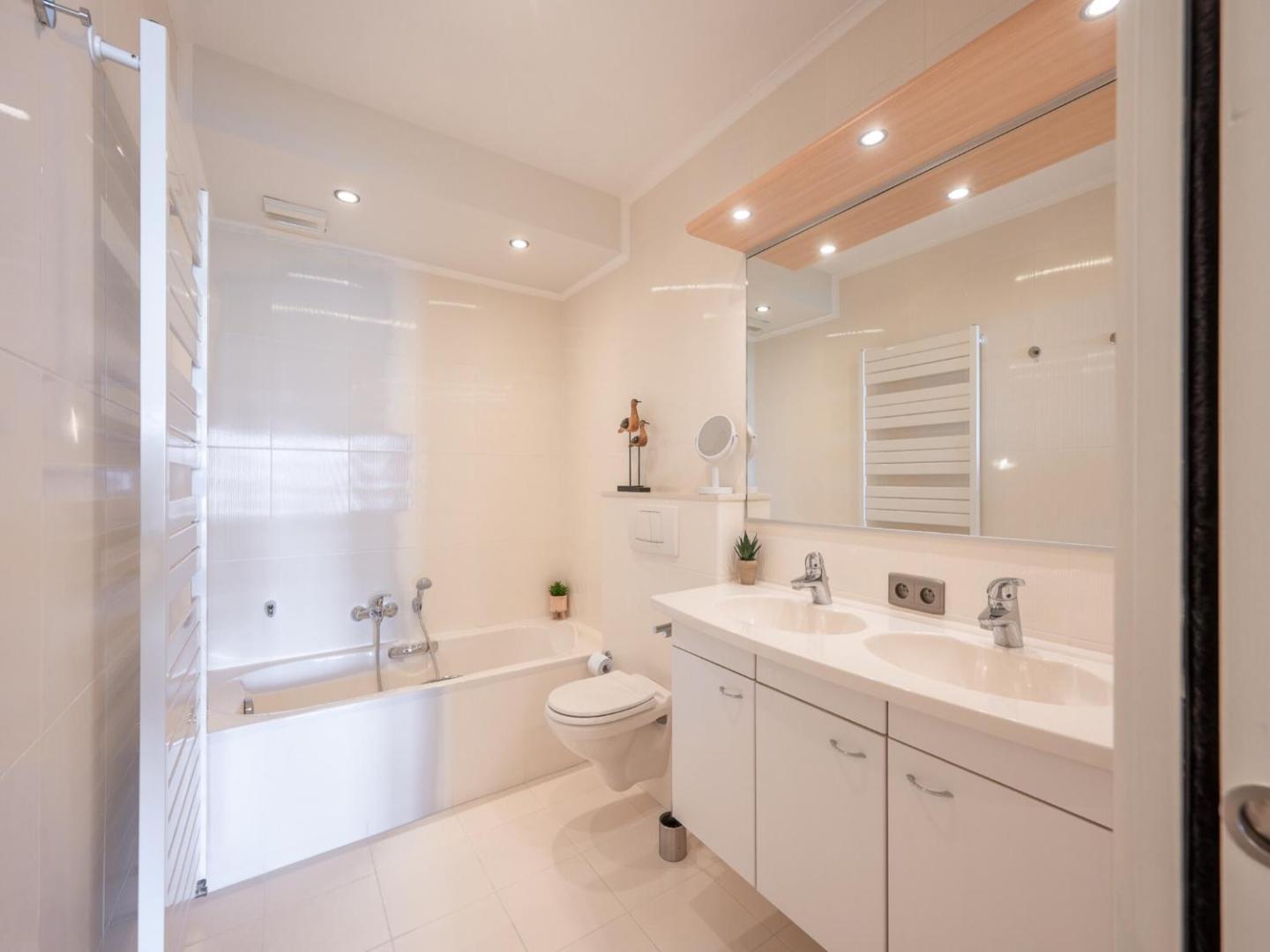 Фотография 9: Duplex in Knokke-Heist near Albertstrand Beach