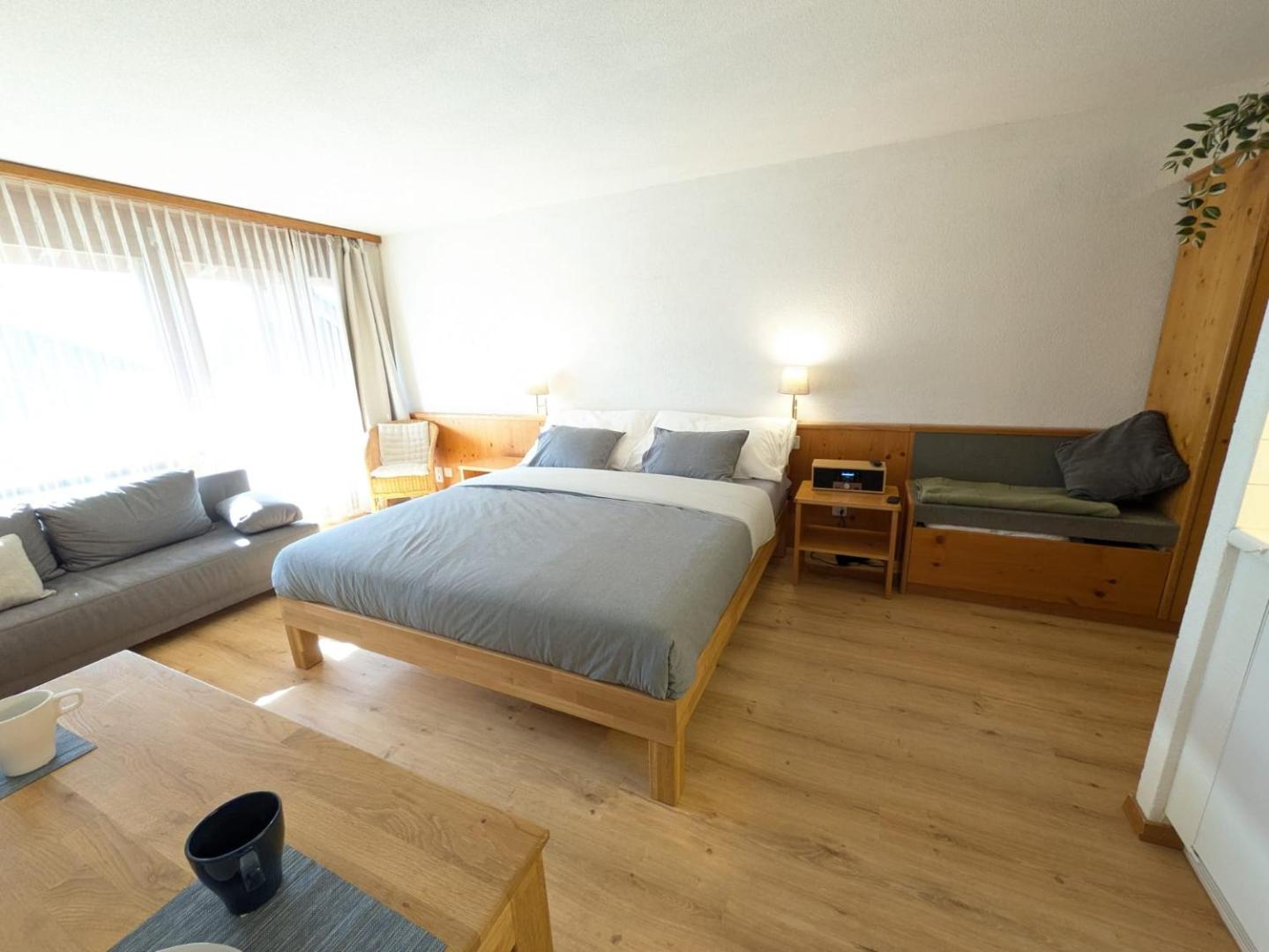 Photo 3 : Studio with balcony, Niesen view & free parking near Interlaken, Thunersee & Blausee
