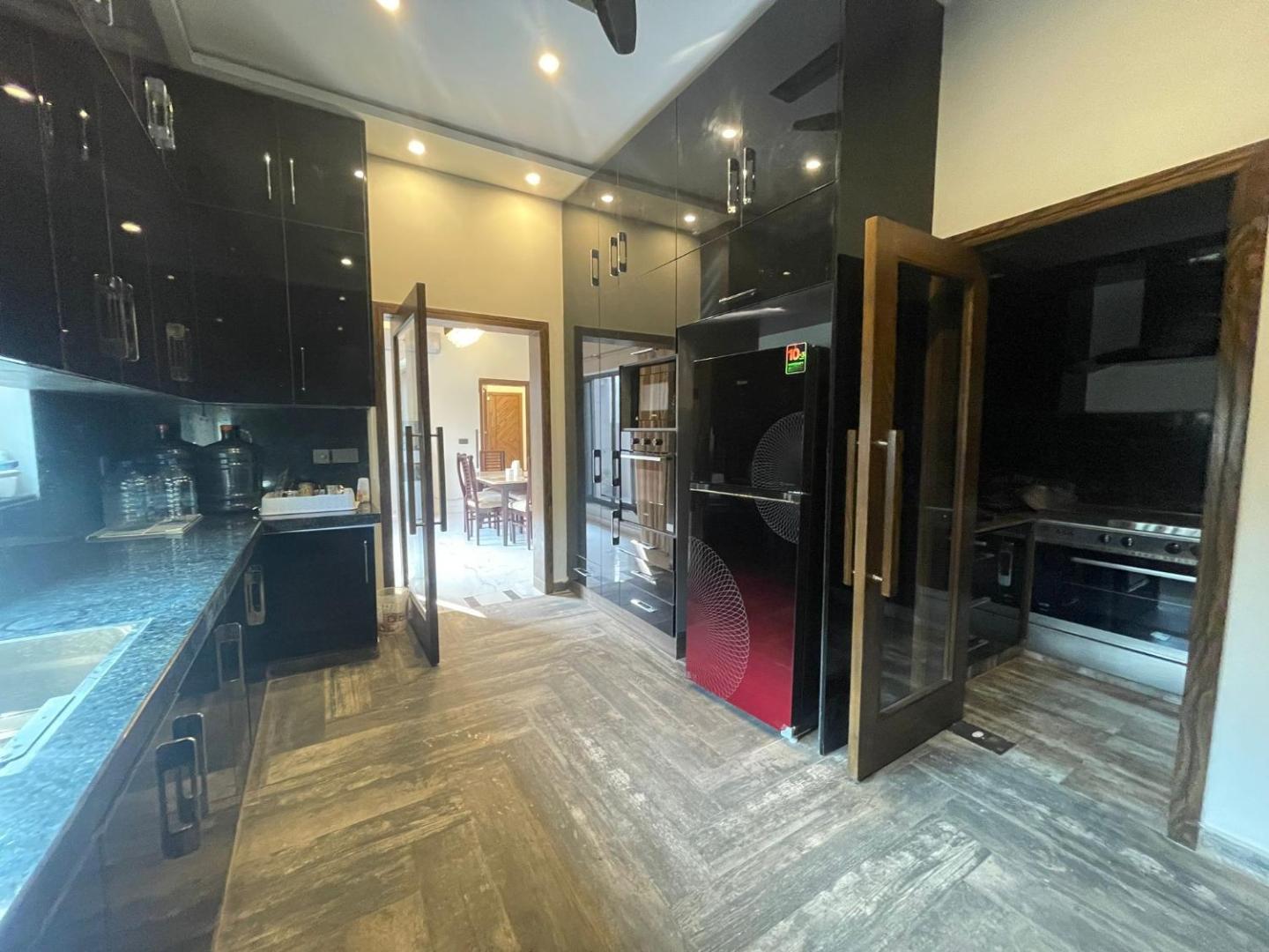 most secure & luxurious house photo 3