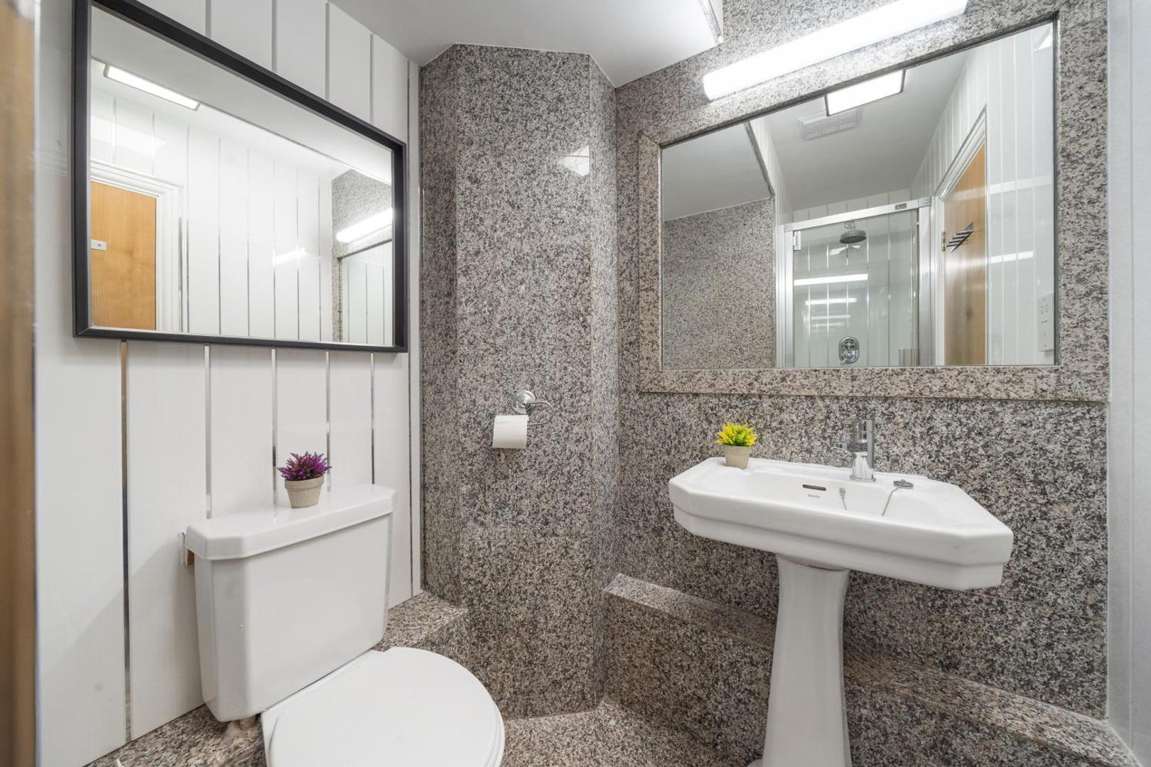 Billede 7: Stylish & Bright Studio in the Heart of Soho Unbeatable Location! No Lift WD8