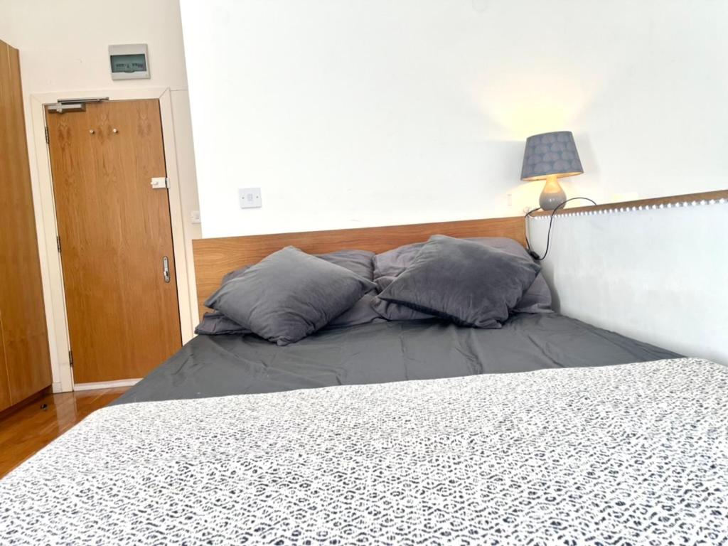 Фотография 9: Studio Flat in Centre of London