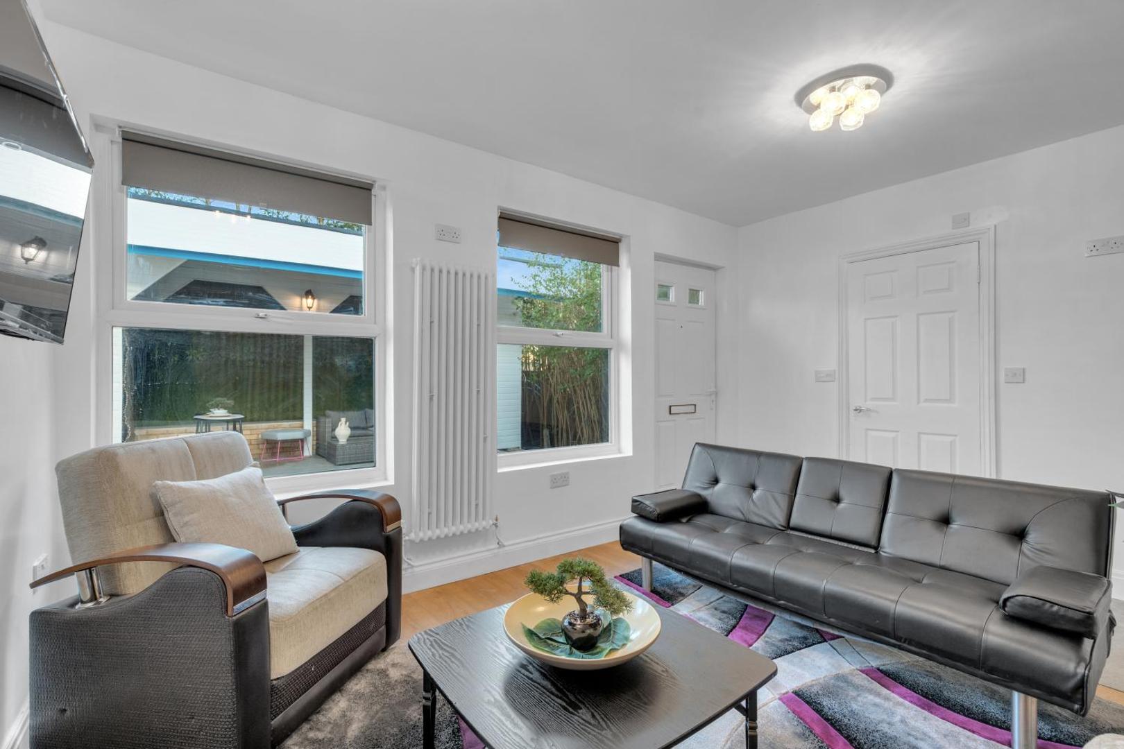 Bild 7: Leaf & Lounge - Free Parking , En-Suite, Near Wembley