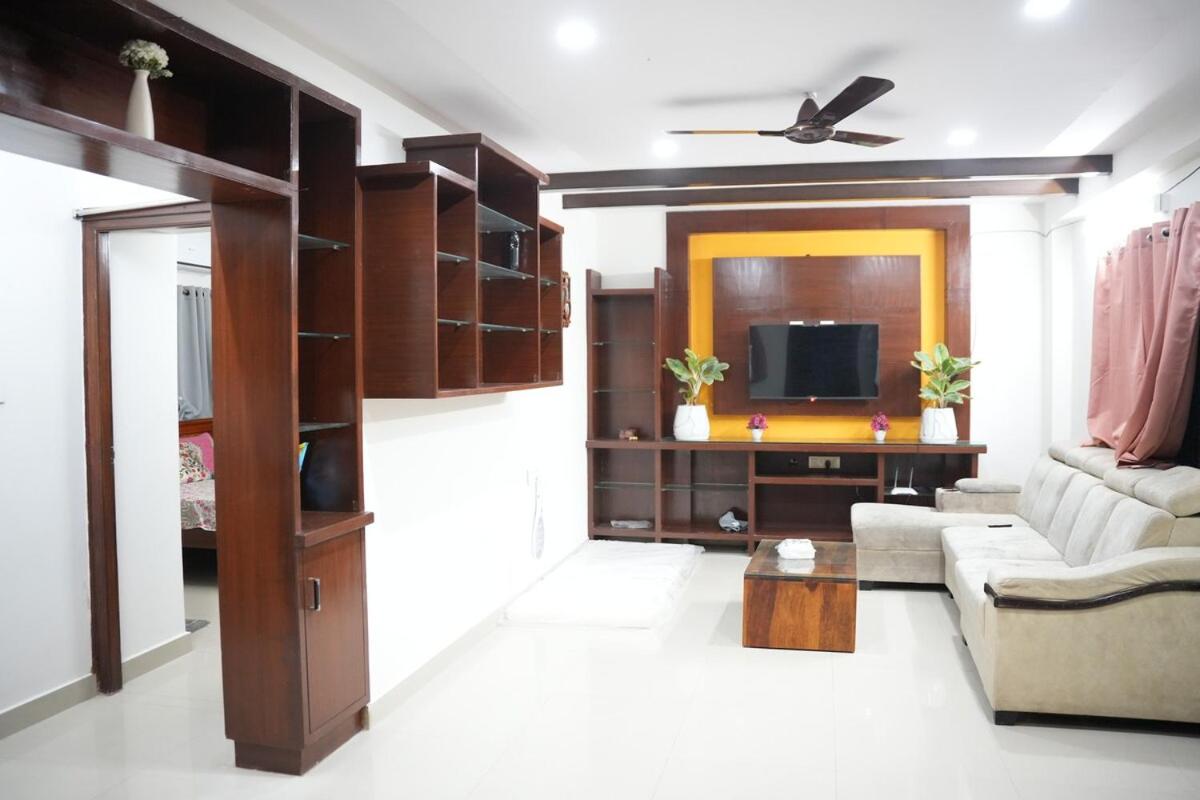 Фотография 7: Flat in Gachibowli, Entire Floor-Your instant home