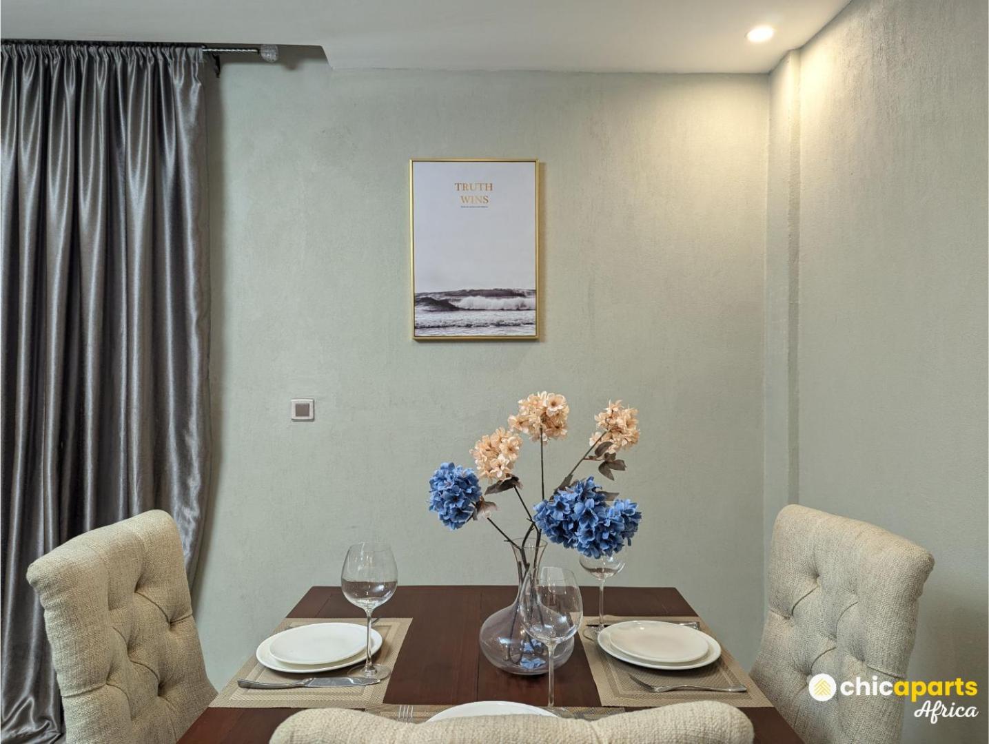 Zdjęcie 5: Chic studio with parking near the airport