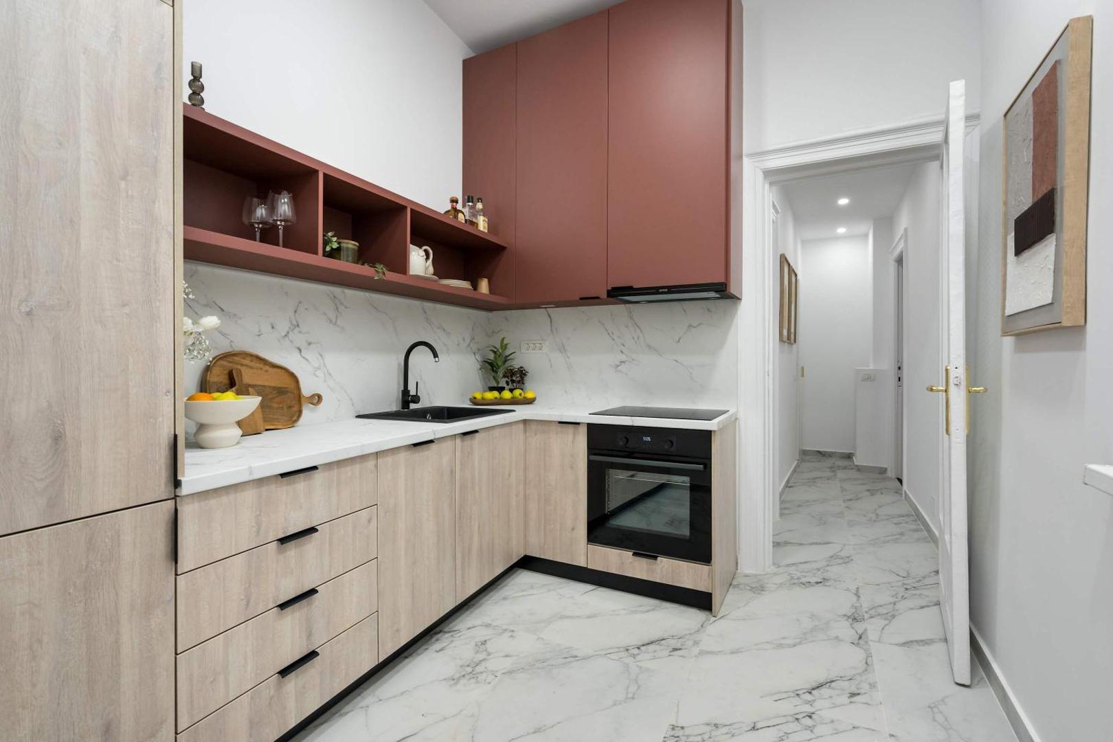 Billede 7: Refined & Spacious 3-Bedroom Flat Near Cismigiu, Balcony with Boulevard Views