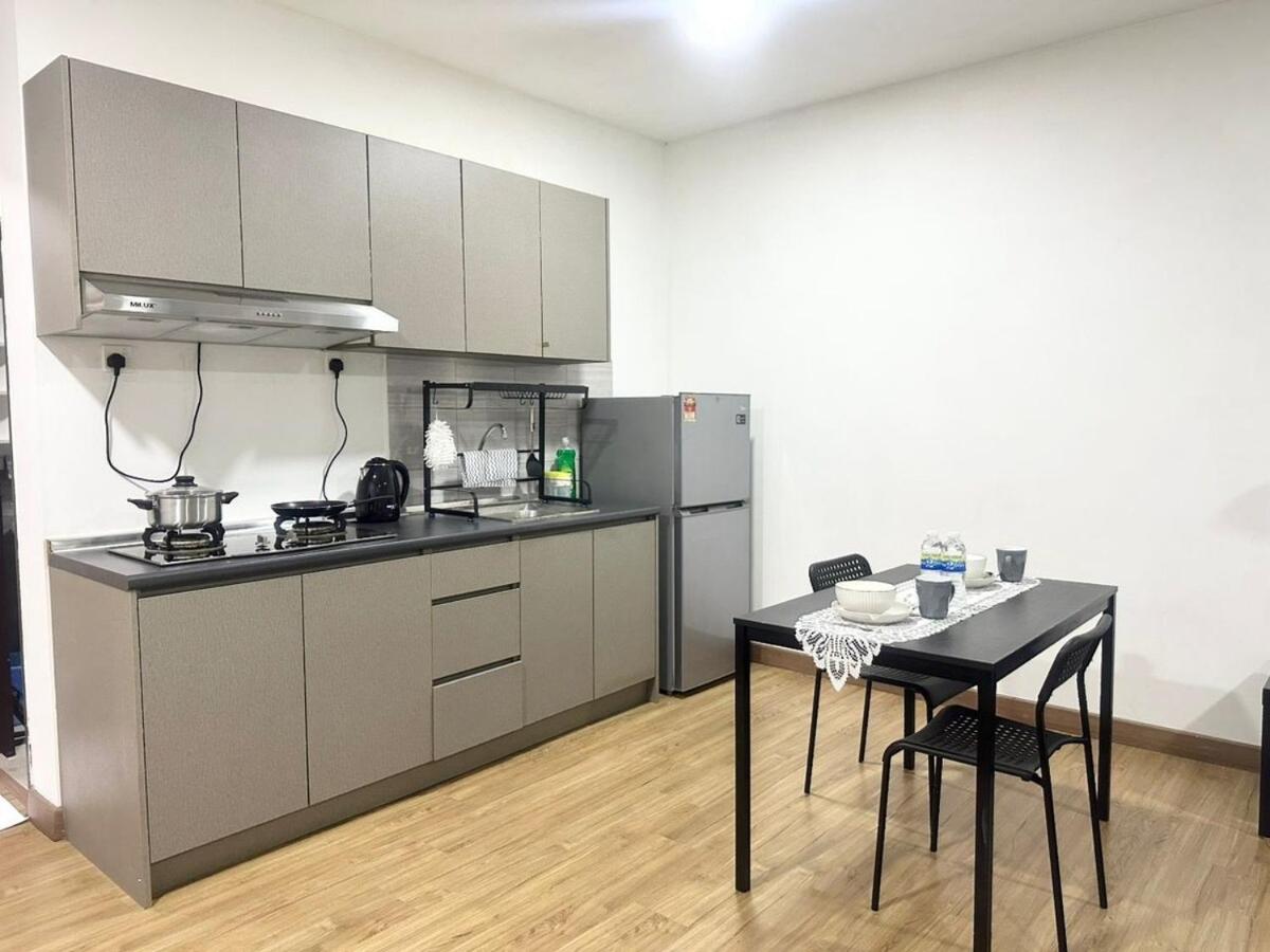 Simfoni - Big Balcony, Self Check In, Free Netflix, 200mbps Wifi, Parking at level 1 photo 8