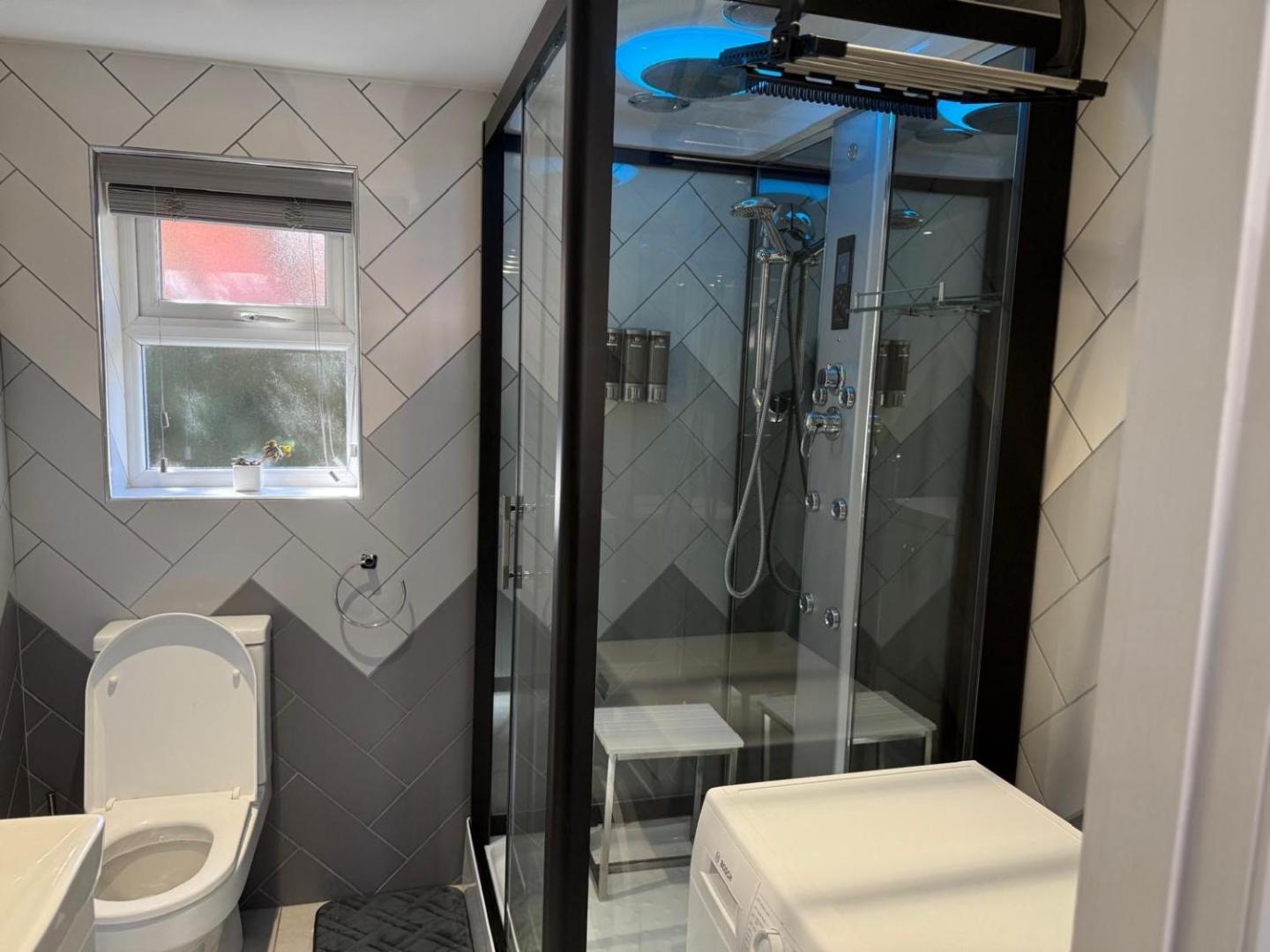 Fotografie 9: Man Studio - StereoShower FreeParking 5min-Metro