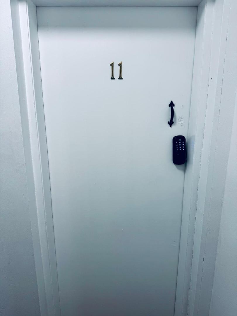 Fotografie 10: Unique Studio Flat in City 1111