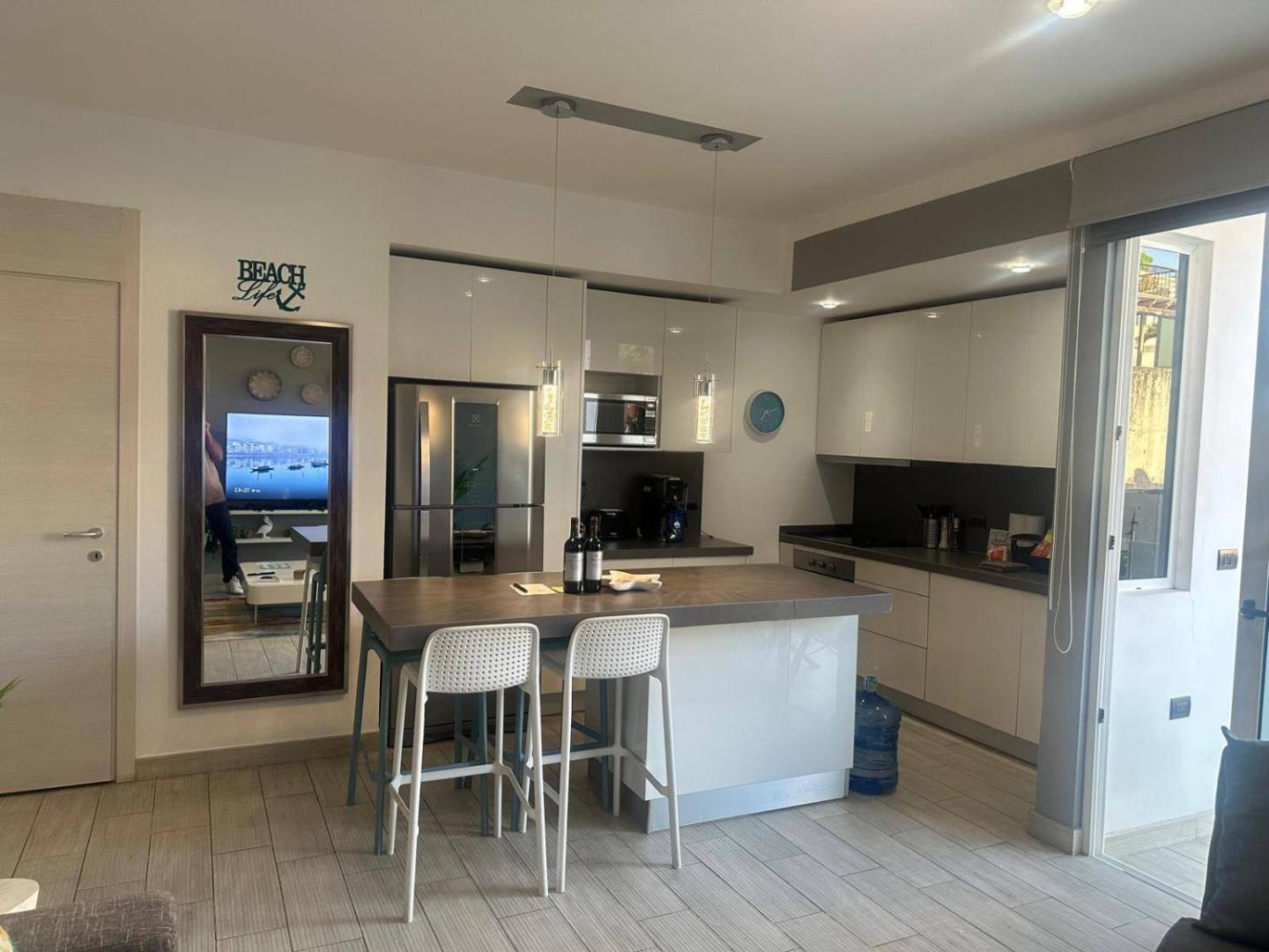 Fotografie 3: Chic Space, Private Balcony, Roof Pool, Good WiFi