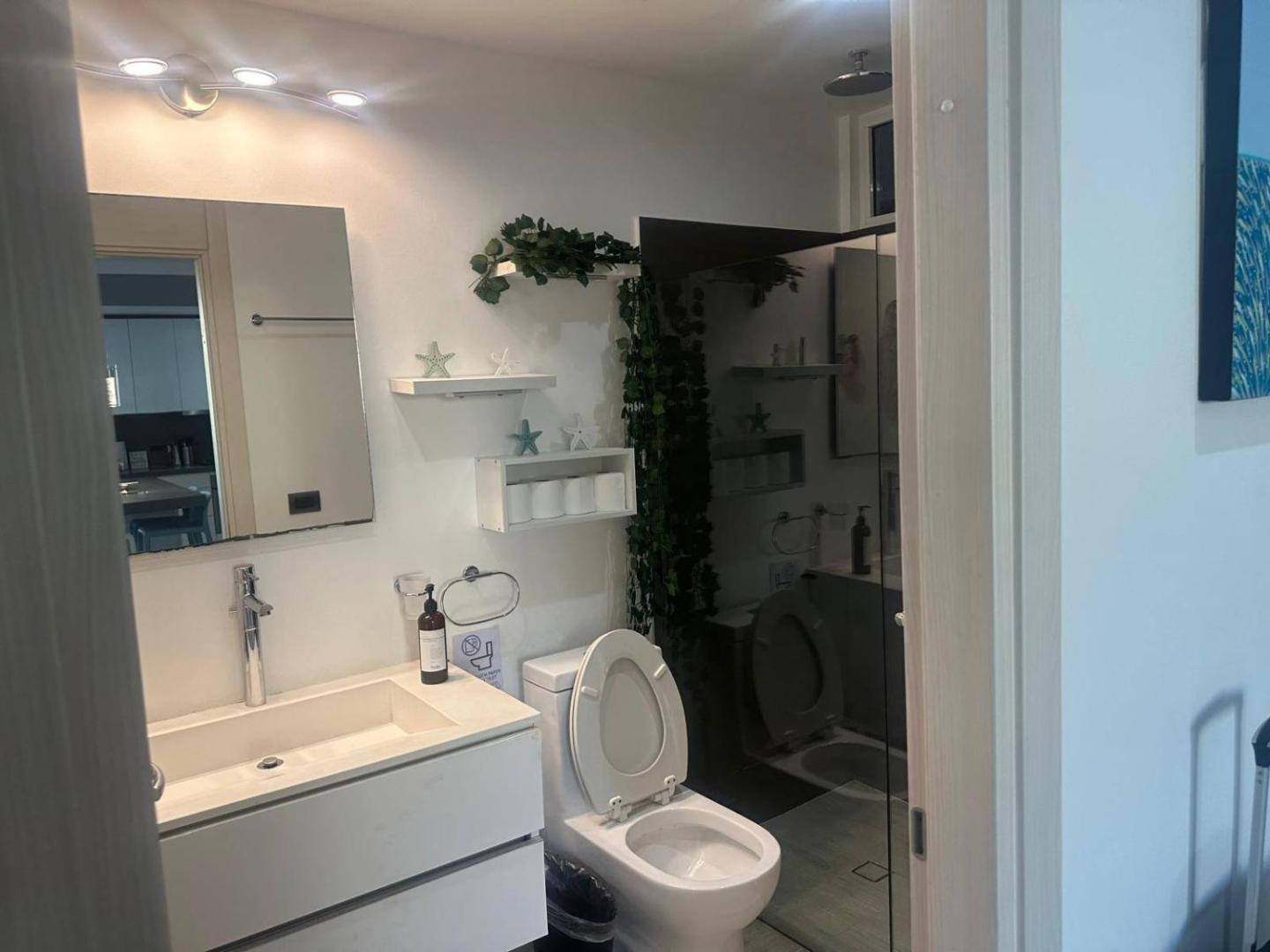 Fotografie 6: Chic Space, Private Balcony, Roof Pool, Good WiFi