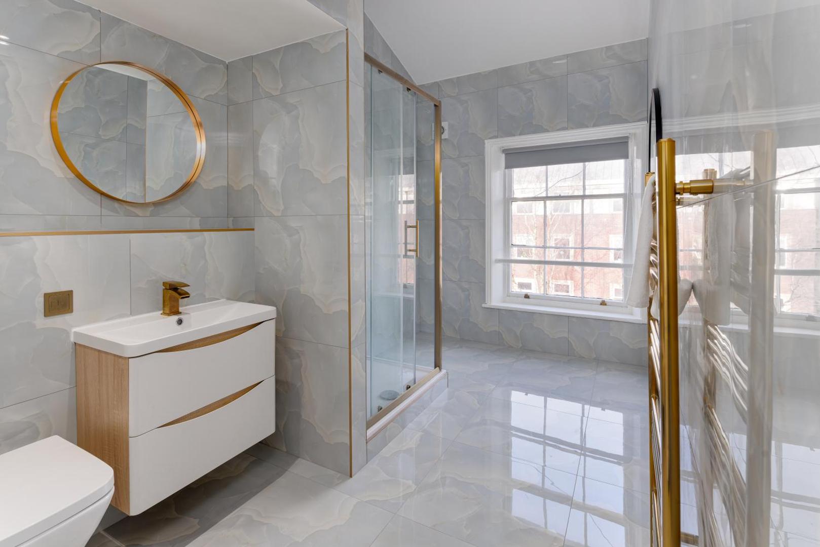 Foto 5: Flatzy - City Centre Mansion 2, Sleeps 22, 4 Baths