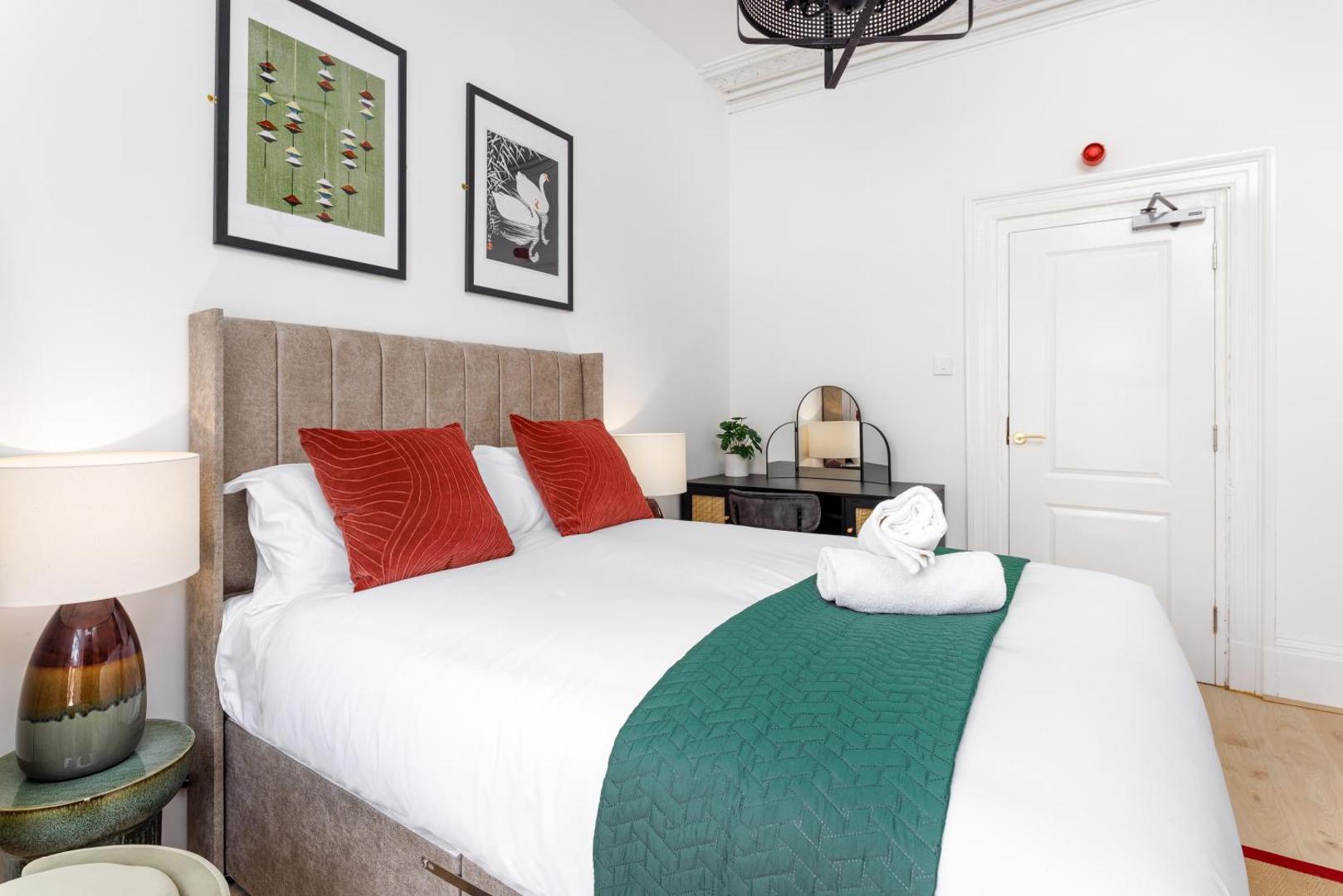 Foto 7: Flatzy - City Centre Mansion 2, Sleeps 22, 4 Baths
