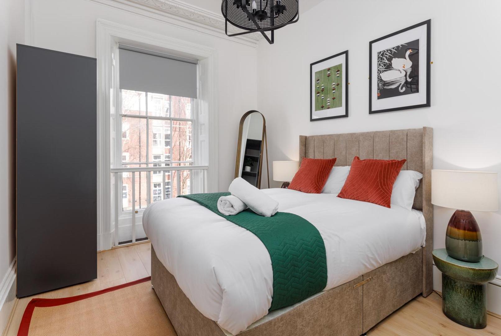 Foto 10: Flatzy - City Centre Mansion 2, Sleeps 22, 4 Baths