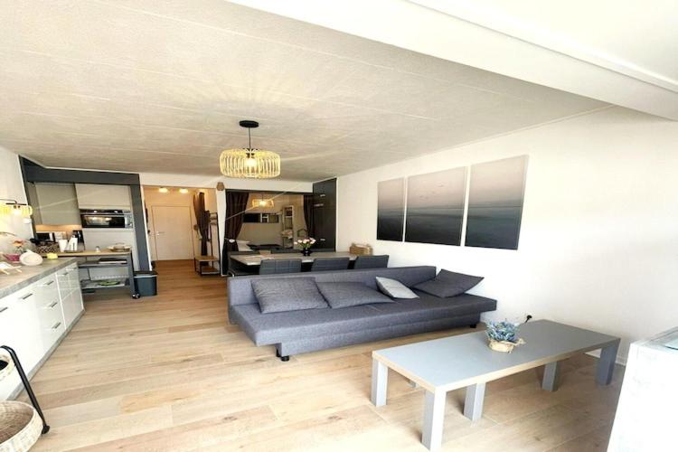 Kuva 8: Studio in Belgium near the Beach