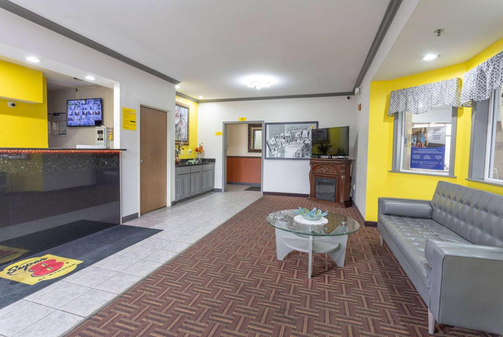 Foto 3: Super 8 by Wyndham Big Rapids