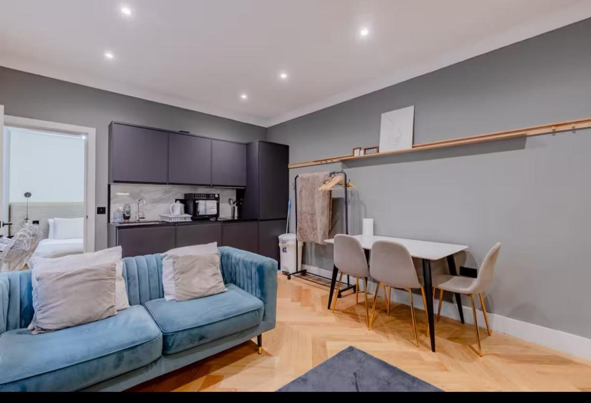 Zdjęcie 5: Sleek Flat in the Heart of Earls Court