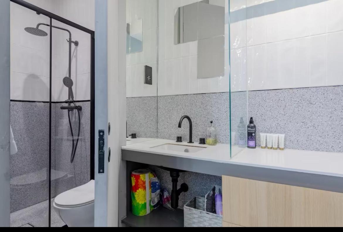 Zdjęcie 9: Sleek Flat in the Heart of Earls Court
