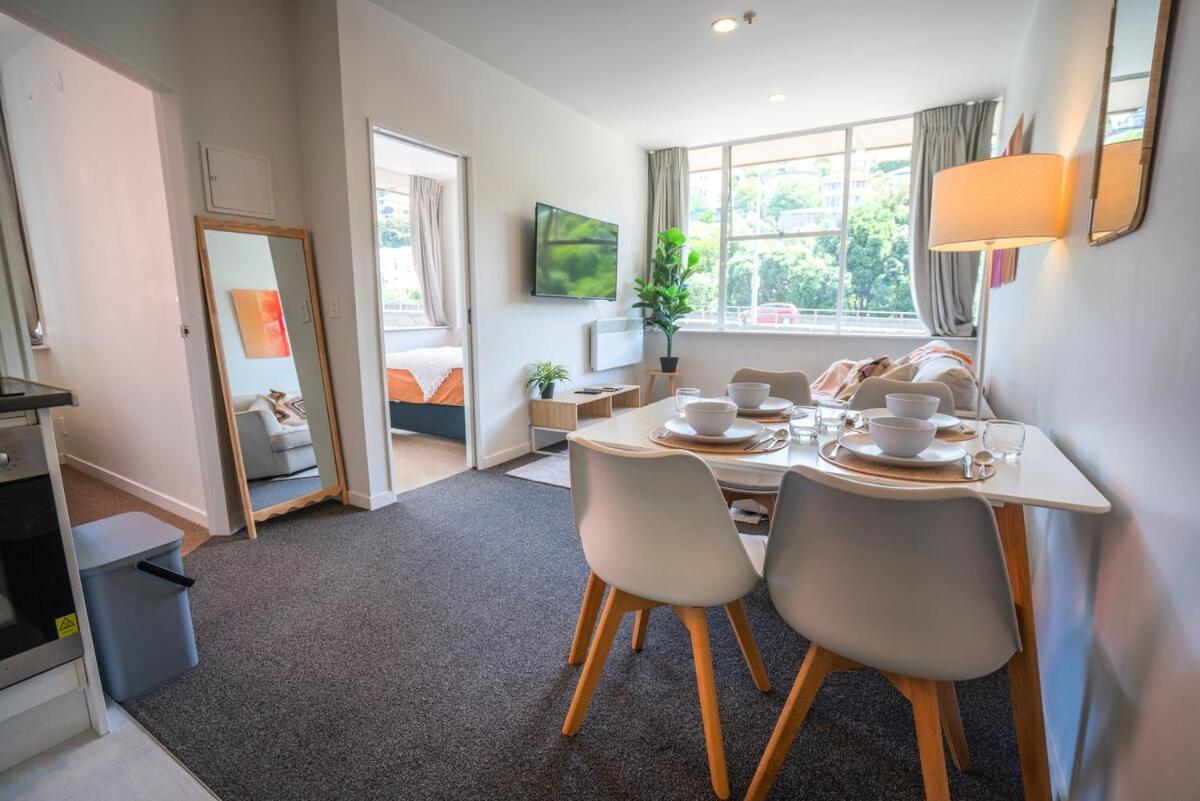 Foto 10: Central, Convenient 2BR Apartment on The Terrace